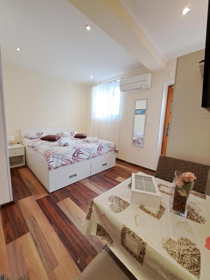 Meressa Nina&Leo Studio Apartments Novigrad Istria Eksteriør bilde